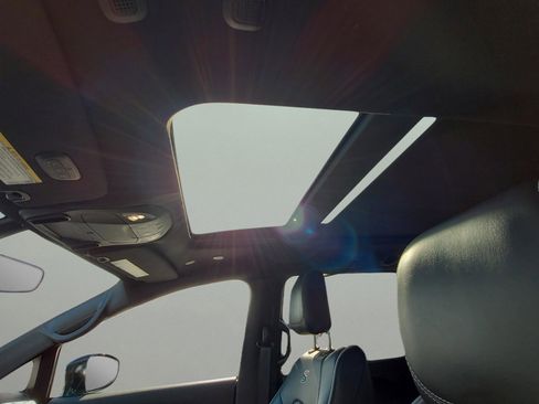 Used 2025 Chrysler Pacifica Limited image 25