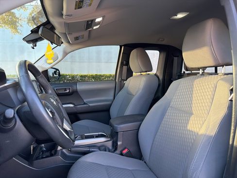 Used 2021 Toyota Tacoma SR5 image 5