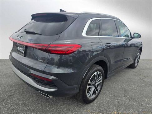 Used 2025 Audi Q5 Premium Plus w/ Premium Plus AWD/4WD image 3