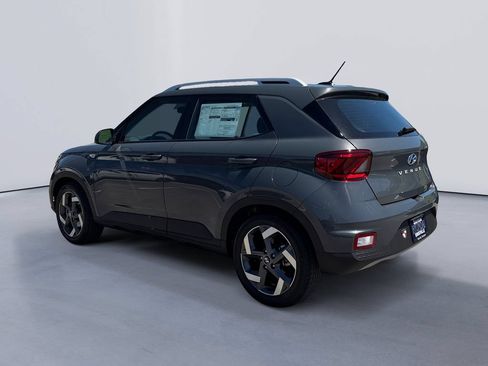 New 2026 Hyundai Venue SEL FWD image 5
