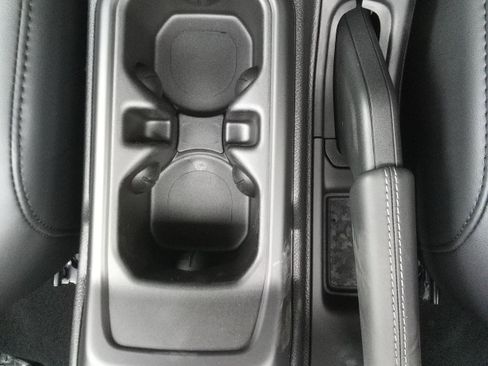 New 2026 Jeep Wrangler Unlimited Rubicon w/ Technology Group image 18