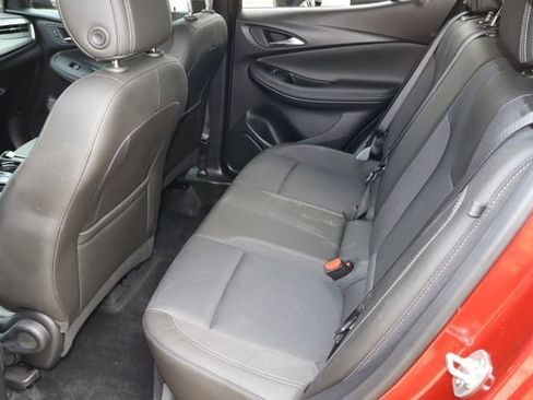 Certified 2025 Buick Encore GX Preferred FWD image 5