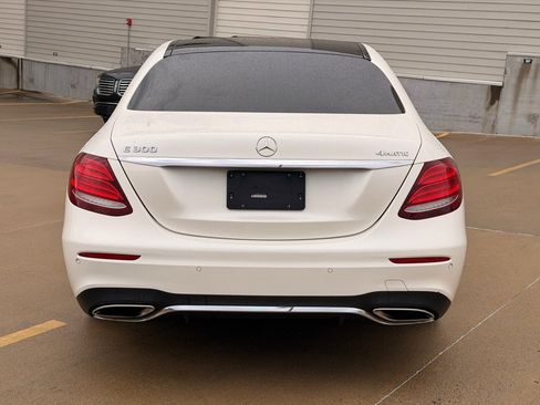 Used 2017 Mercedes-Benz E 300 4MATIC image 4