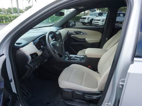 Used 2022 Chevrolet Traverse LS FWD image 21