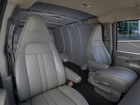 New 2025 GMC Savana 2500 w/ Enhanced Convenience Package image 18