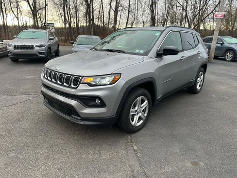 Used 2024 Jeep Compass Latitude w/ Sun and Sound Group image 1