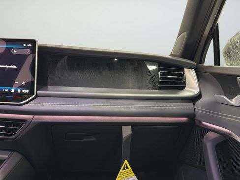 New 2026 Volkswagen Tiguan SE R-Line AWD/4WD image 33