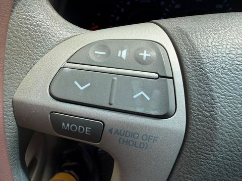 Used 2011 Toyota Camry LE FWD image 27