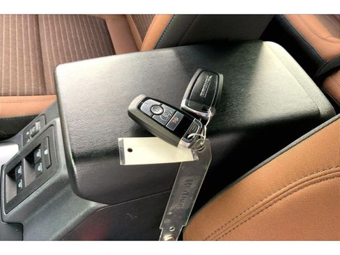 Used 2022 Ford Bronco Outer Banks image 12