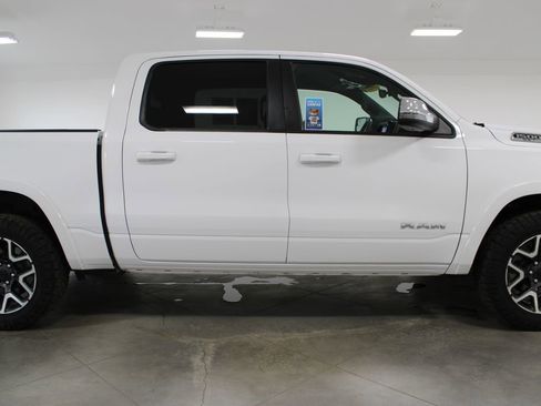 Used 2025 RAM 1500 Laramie AWD/4WD image 12
