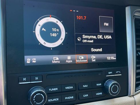 Used 2018 Porsche Macan image 35