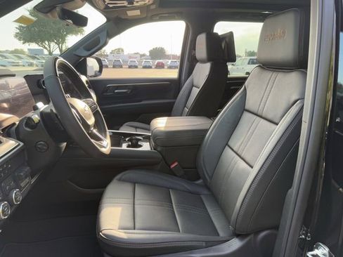 New 2026 Chevrolet Suburban High Country image 25