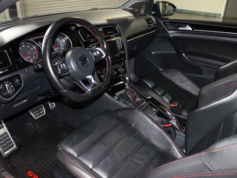 Used 2015 Volkswagen GTI SE FWD image 15