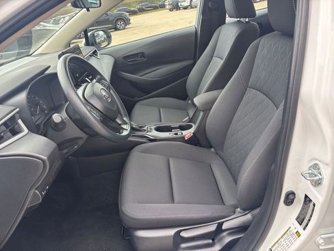 Used 2025 Toyota Corolla LE image 24