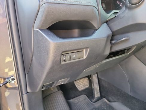 Used 2024 Toyota RAV4 LE AWD/4WD image 25