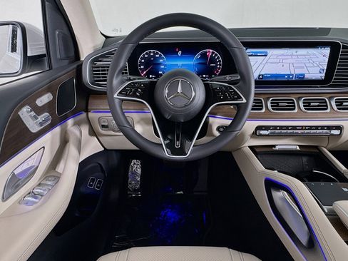 New 2026 Mercedes-Benz GLE 450e 4MATIC image 4