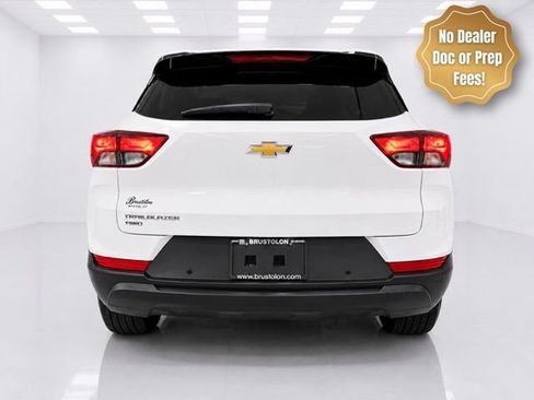 Used 2025 Chevrolet TrailBlazer LS w/ LS Convenience Package AWD/4WD image 3