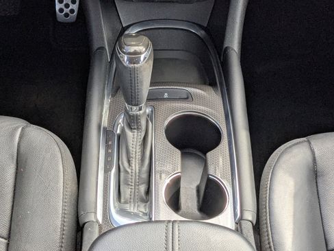 Used 2017 Chevrolet Malibu LT w/ Leather Package image 18