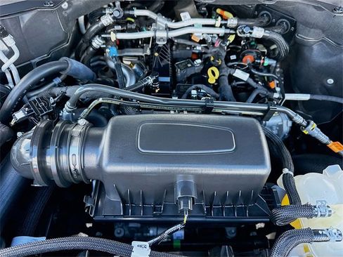 Used 2024 Ford Explorer XLT w/ Equipment Group 202A image 28