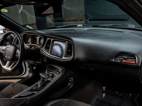 Used 2018 Dodge Challenger SRT Hellcat image 13