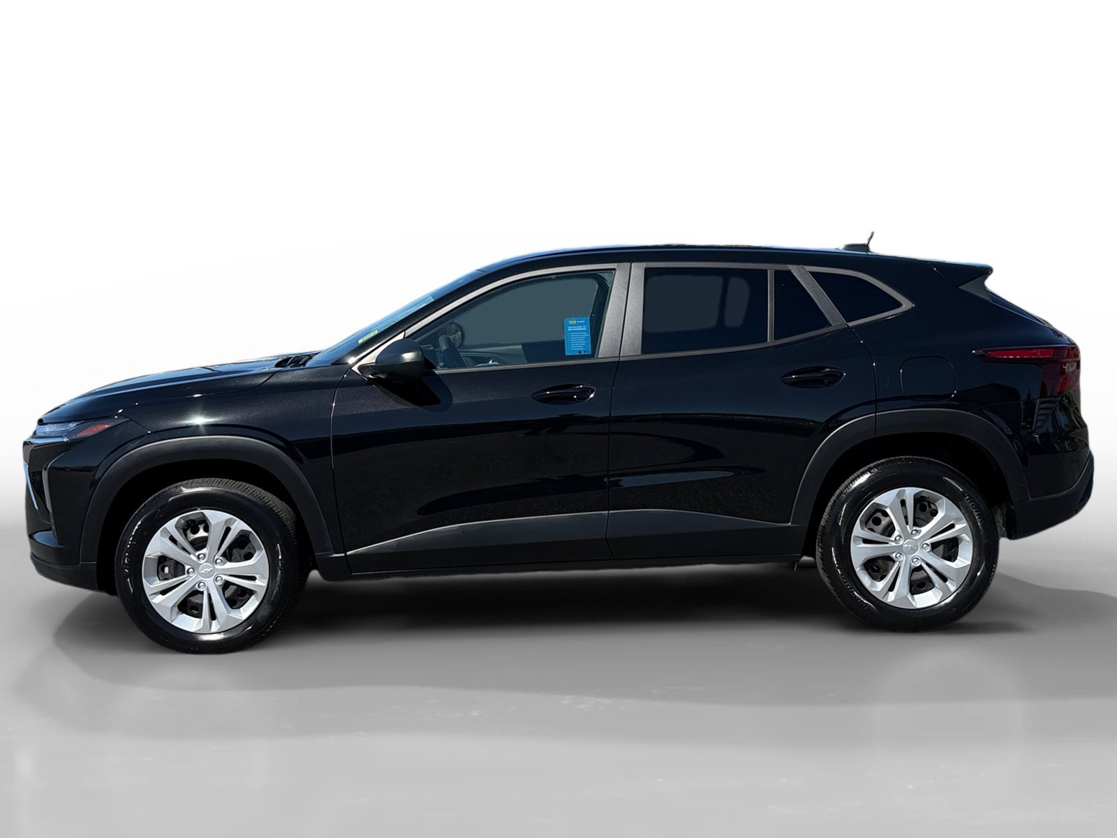 Used 2024 Chevrolet Trax LS FWD image 2