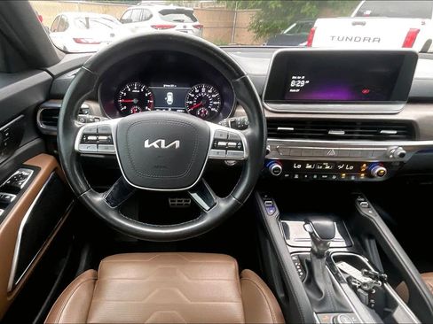 Used 2022 Kia Telluride SX w/ SX Prestige Package AWD/4WD image 6
