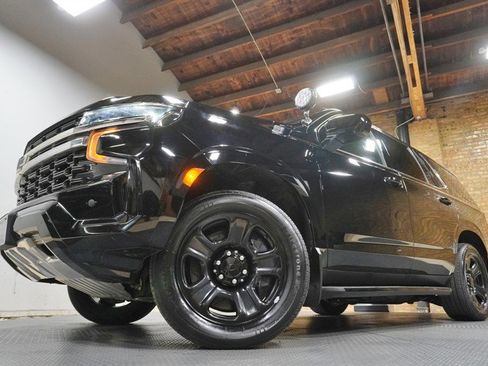 Used 2021 Chevrolet Tahoe 4WD w/ Remote Keyless Entry Package image 3