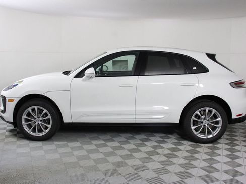 New 2026 Porsche Macan image 2