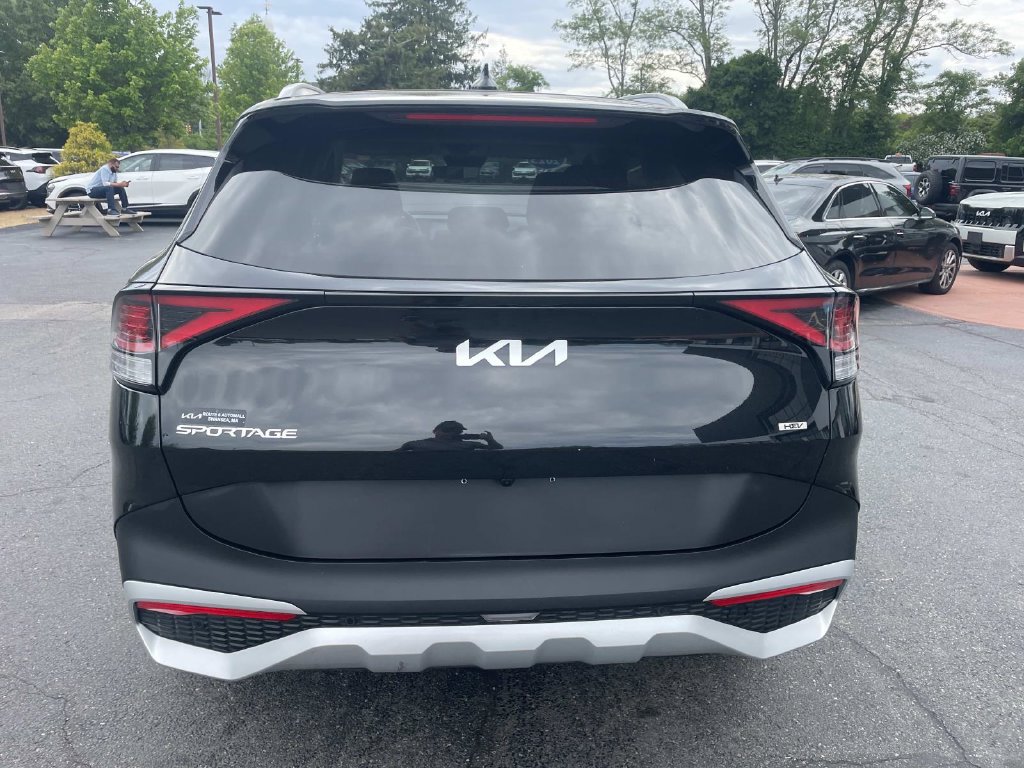 Used 2023 Kia Sportage EX AWD/4WD image 4