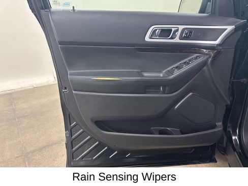 Used 2014 Ford Explorer Limited w/ Equipment Group 302A AWD/4WD image 34