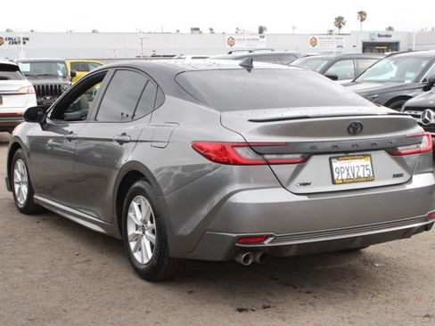 Used 2025 Toyota Camry XSE FWD image 3