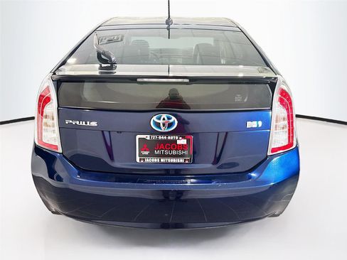 Used 2014 Toyota Prius Four image 4