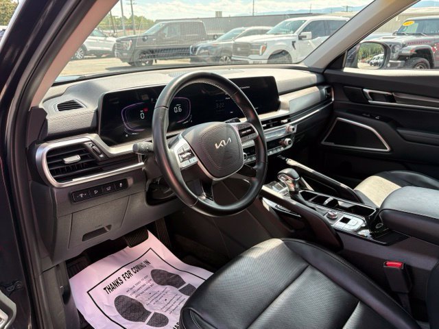 Used 2025 Kia Telluride S FWD image 3