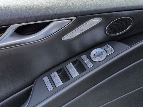 Used 2023 Genesis G80 2.5T image 14