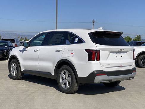 New 2026 Kia Sorento LX FWD image 6