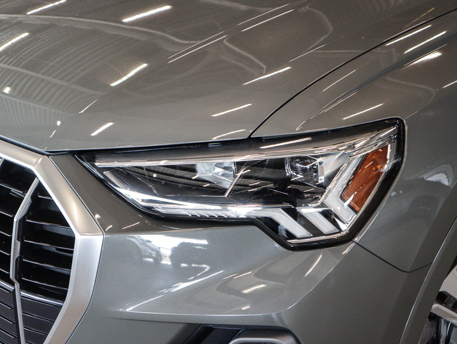 Used 2023 Audi Q3 2.0T Premium w/ Convenience Package AWD/4WD image 29
