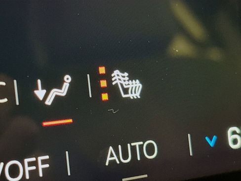 Used 2026 GMC Acadia AT4 image 22