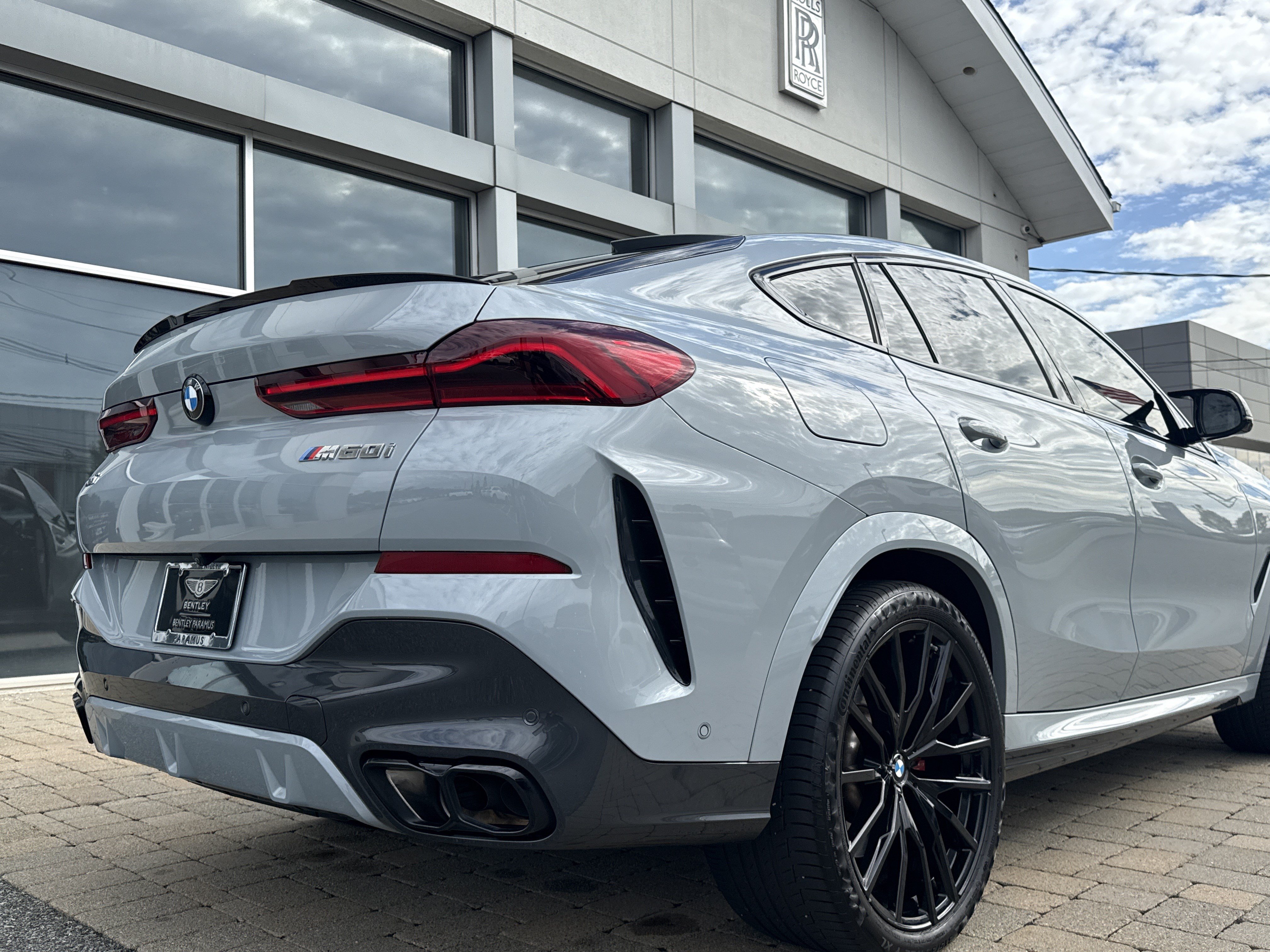 Used 2024 BMW X6 M60i w/ Dynamic Handling Package AWD/4WD image 32