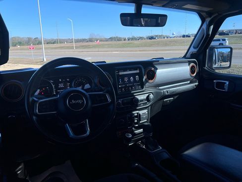 Used 2021 Jeep Gladiator Mojave image 17