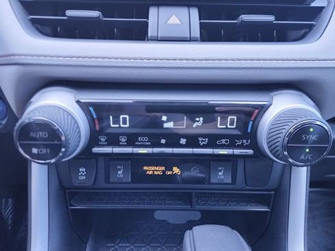 Used 2020 Toyota RAV4 XLE w/ Convenience Package AWD/4WD image 19