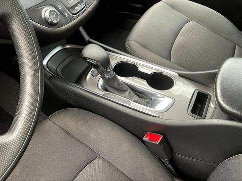Used 2021 Chevrolet Malibu LS FWD image 18