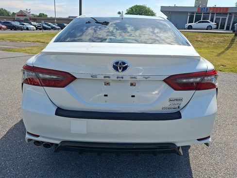 Used 2022 Toyota Camry XSE FWD image 5
