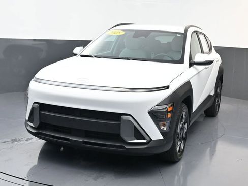 Certified 2025 Hyundai Kona SEL FWD image 8