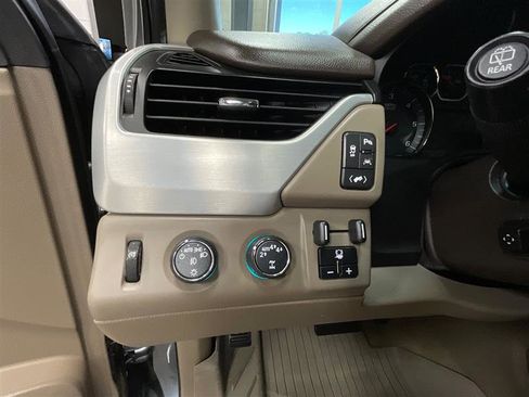 Used 2018 GMC Yukon XL SLT w/ Premium Edition AWD/4WD image 23
