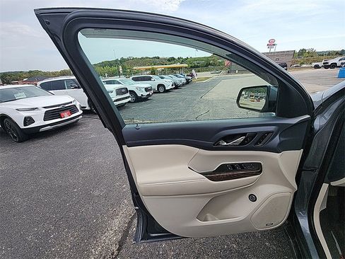 Used 2020 GMC Acadia Denali w/ Denali Ultimate Package image 12