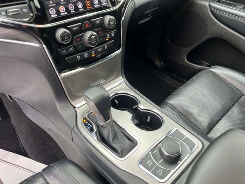 Used 2020 Jeep Grand Cherokee Limited w/ Luxury Group II image 26