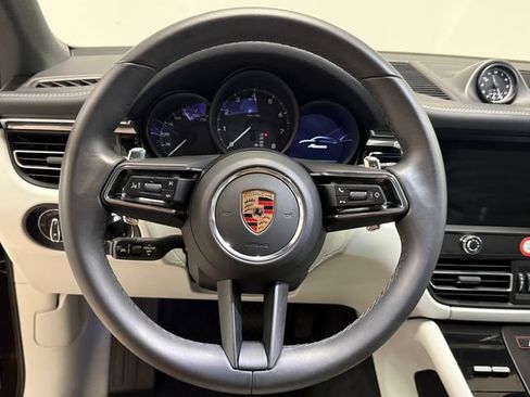 Certified 2026 Porsche Macan AWD/4WD image 18