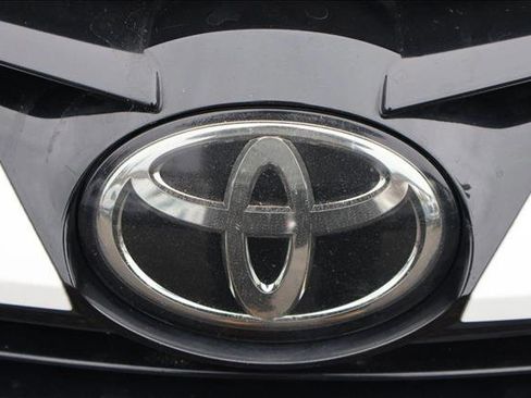 Used 2017 Toyota Corolla LE w/ Carpet Mat Package (TMS) image 30