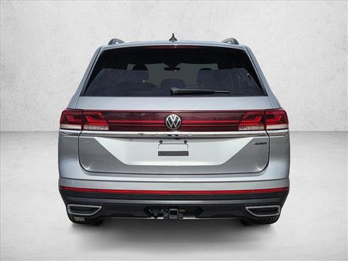 Used 2024 Volkswagen Atlas SE AWD/4WD image 7