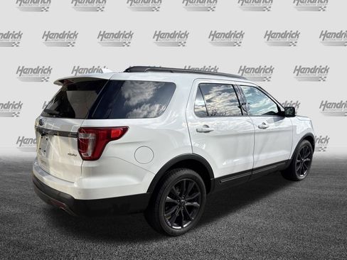 Used 2017 Ford Explorer XLT w/ Equipment Group 202A image 10